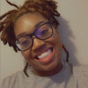 Meet your Posher, Mia